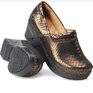 Nurse Mates Chloe Woman’s Gold Python Clogs 10M